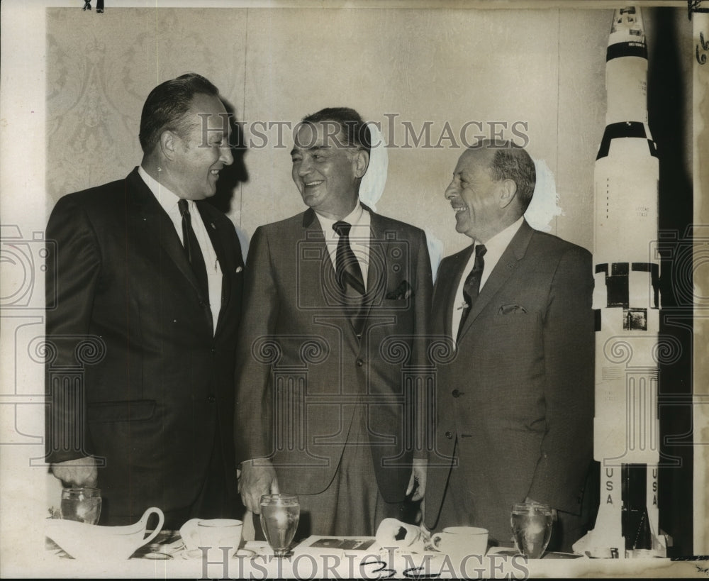 1969 Principals chatting at luncheon at Royal Sonesta Hotel - Historic Images