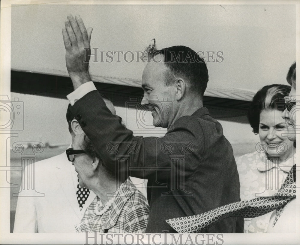 1969 Astronaut Michael Collins and Family in New Orleans, Louisiana - Historic Images