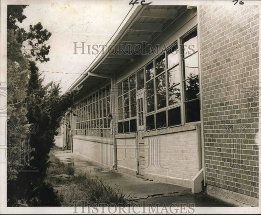 1966 Deteriorating cafeteria annex of John Clancy Elementary School - Historic Images