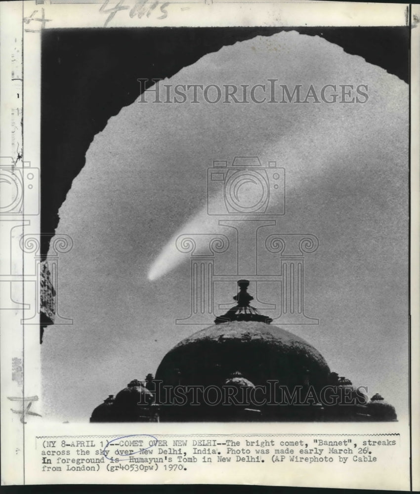 1970 Press Photo Bannet Comet Streaks Across Sky Over New Delhi, India-Historic Images
