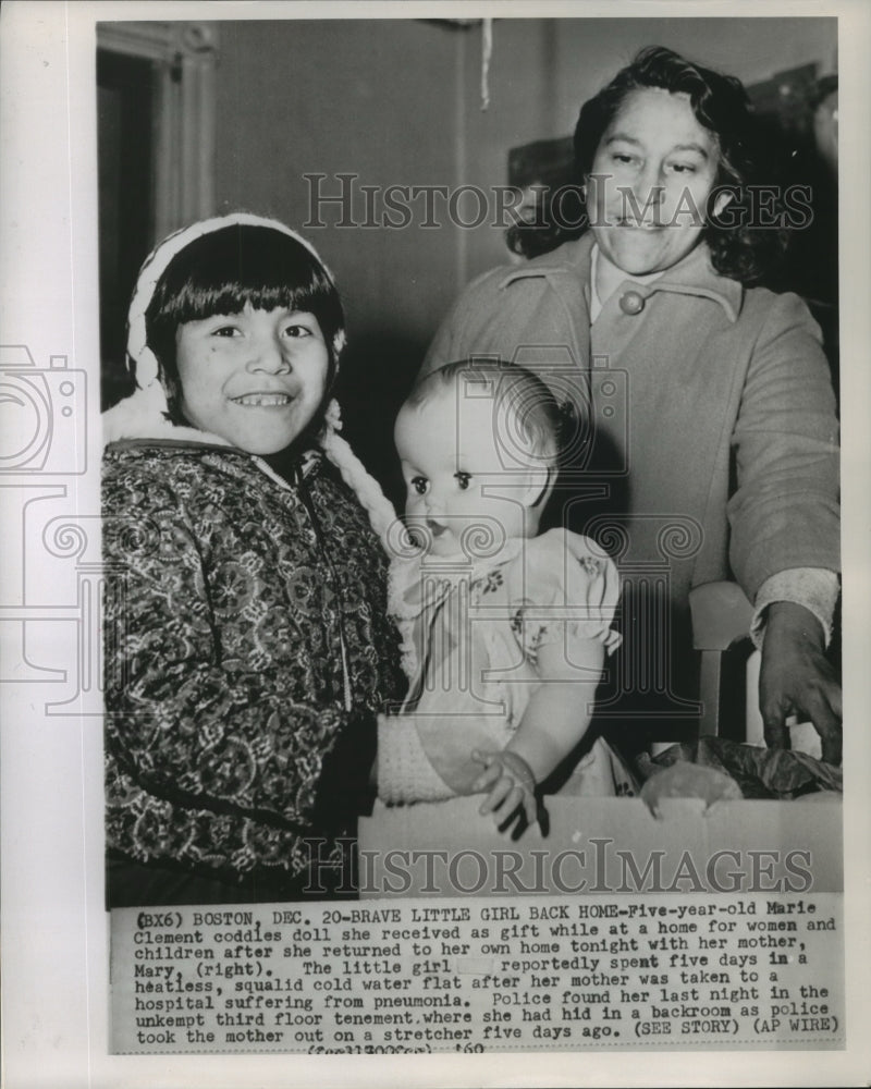 1960 Marie Clement at home with her mom after accidental abandonment - Historic Images