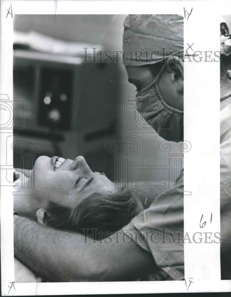 1969 Press Photo Loren times contraction for RoJean in labor - noa70347 - Historic Images