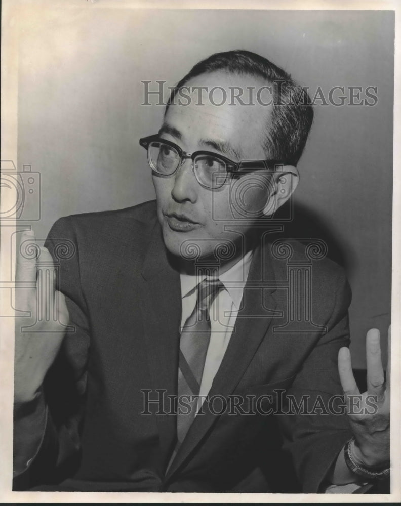 1967 Consul General of the Republic of China, Tsing-Kang Chu talking-Historic Images