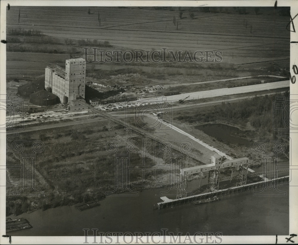 1961 Continental grain elevator at Westwego - Historic Images