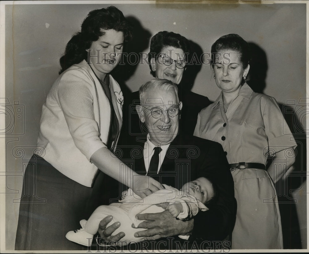 1962 Family reunion-James Clifton holds great great granddaughter - Historic Images