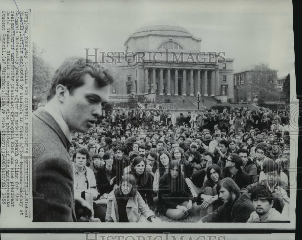 1968 Press Photo J. Michael Nichols leading the rally at Columbia University - Historic Images