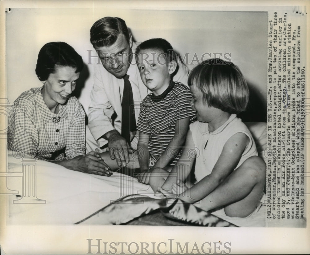 1960 Press Photo Mr. Charles Stuart &amp; family arrive in Washington from Congo - Historic Images