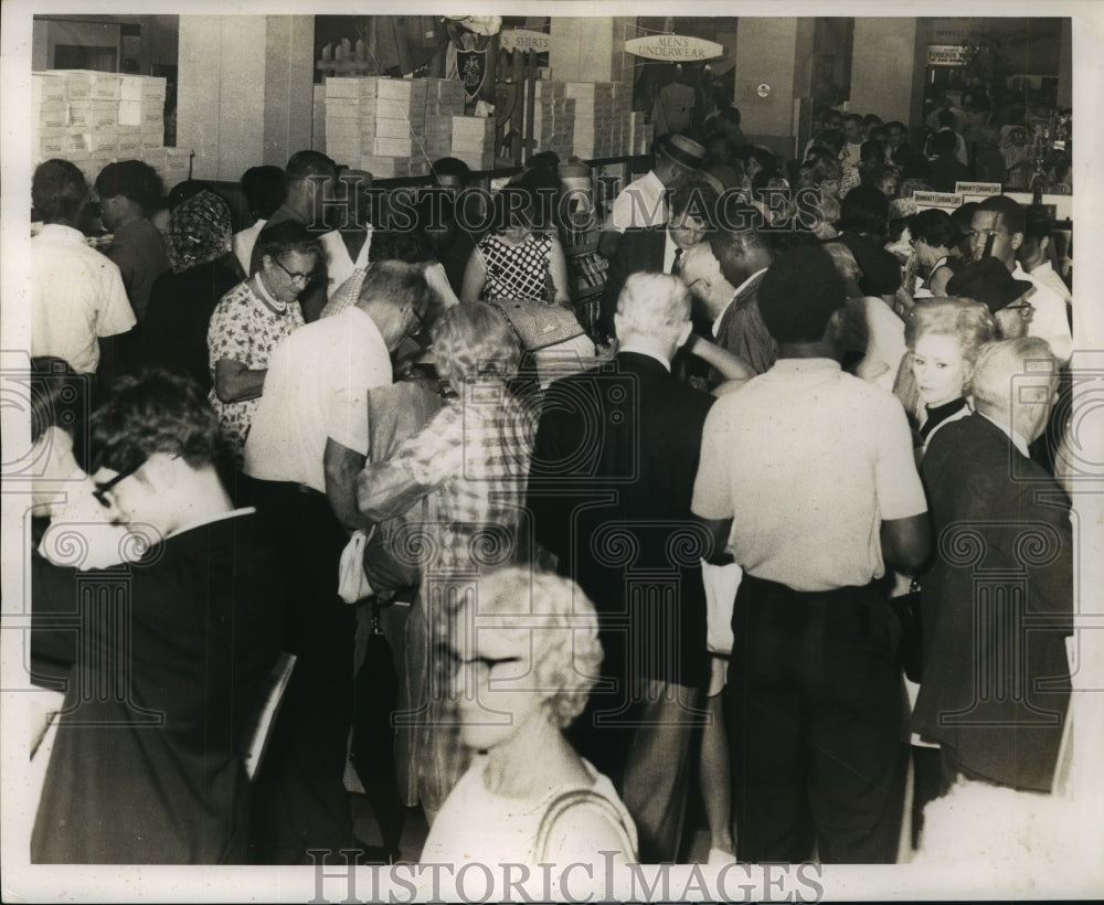 1968 Shoppers at Community Bargain Days in New Orleans, Louisiana-Historic Images