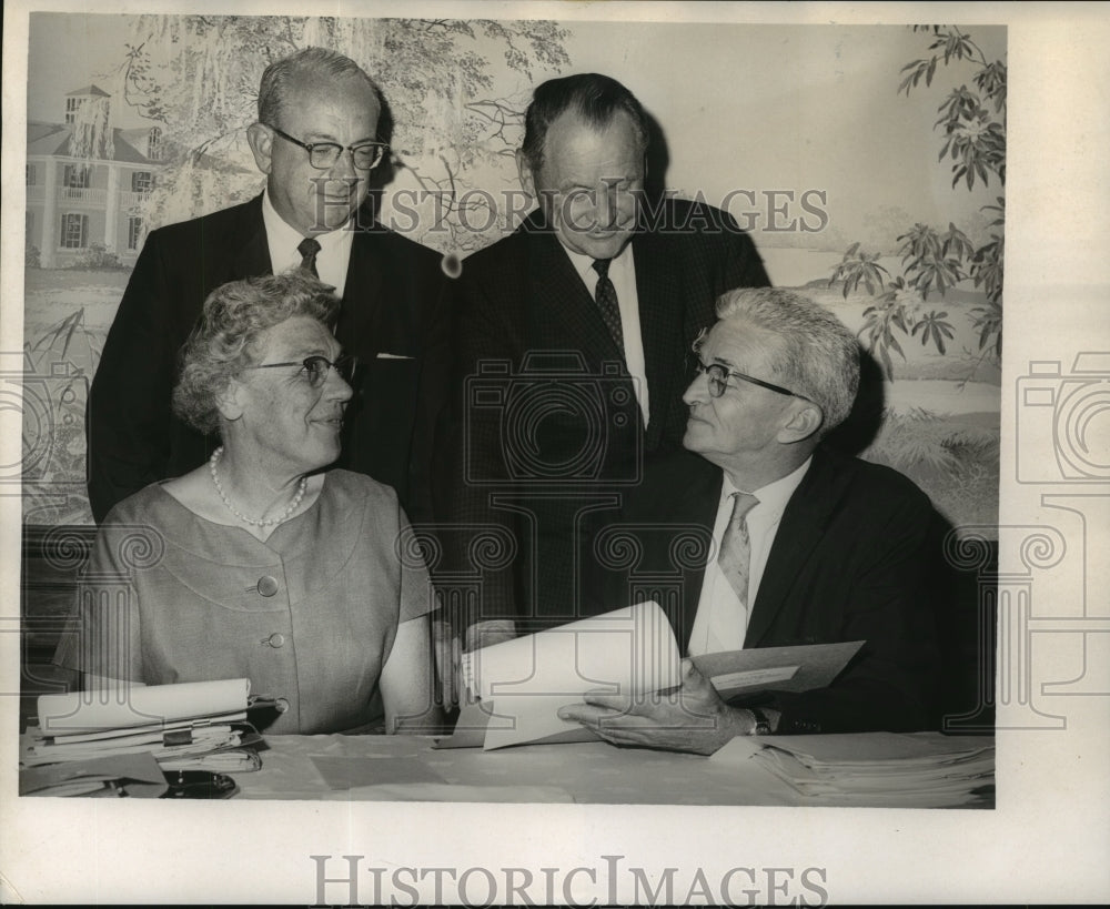 1967 Press Photo Dr. Clara Storvick with Committee of Nine at Monteleone Hotel - Historic Images
