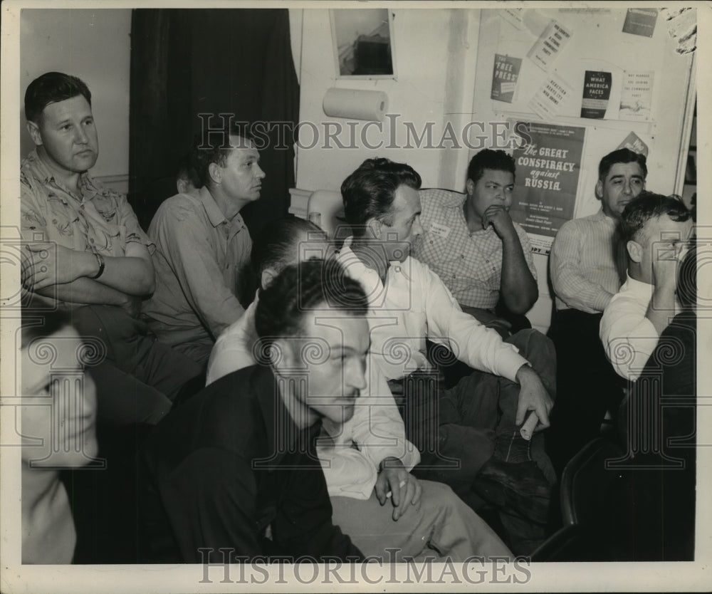 1946 Press Photo The Item employees walked in at unit meeting in New Orleans - Historic Images