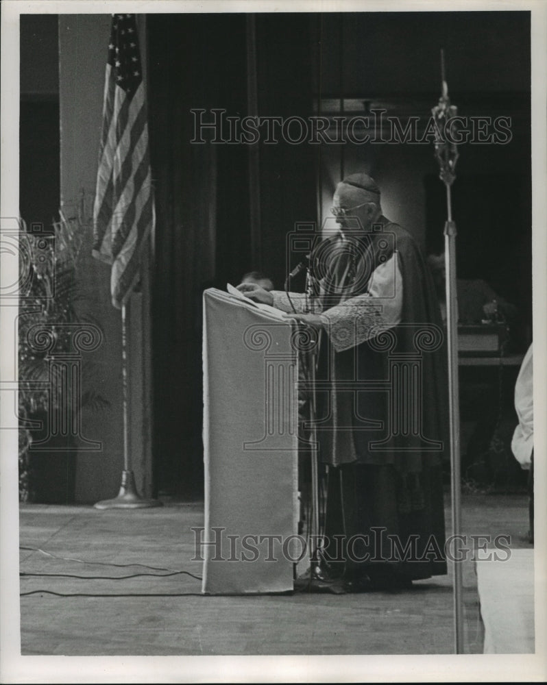 1965 Press Photo Archbishop John Patrick Cody at podium. - noa71711 - Historic Images