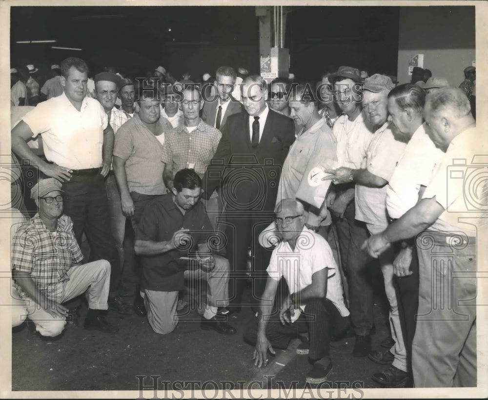 1968 ILA head, Al Chittenden with longshoremen at Shape Up Yard - Historic Images