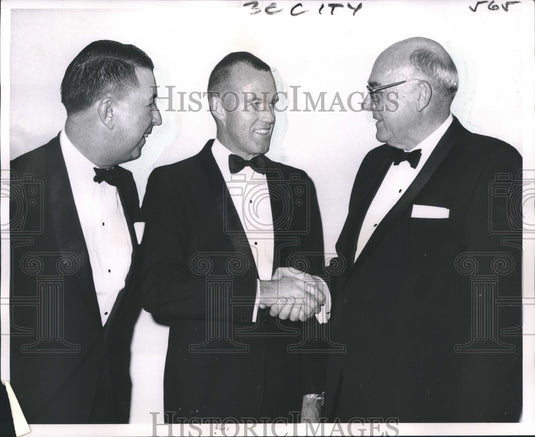 1968 Press Photo Astronaut Gordon Cooper and Merrell M. DuBois, Felix J. Tomel - Historic Images