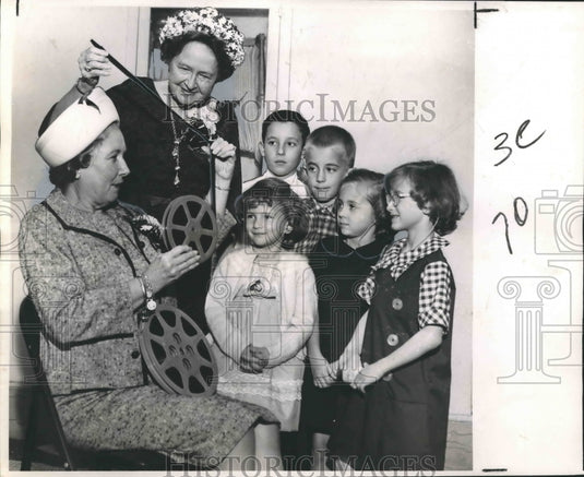 1966 Press Photo Jesuit High School Auditorium Christmas Party Attendees - Historic Images