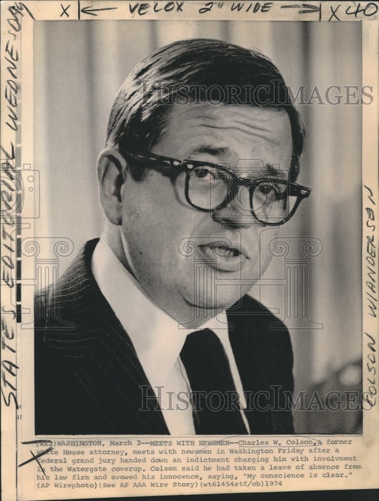 1974 Press Photo Charles W. Colson meets with newsmen after his indictment - Historic Images