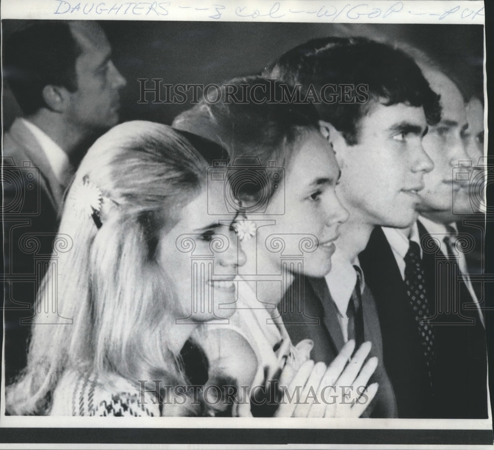 1968 Press Photo Patricia and Julie, President Nixon&#39;s Daughters at Miami Beach - Historic Images