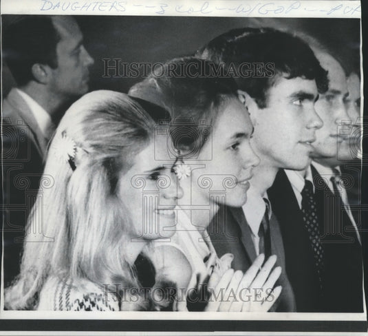 1968 Press Photo Patricia and Julie, President Nixon's Daughters at Miami Beach - Historic Images