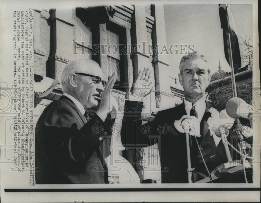 1967 Governor John Connally with Robert W. Calvert in Supreme Court - Historic Images