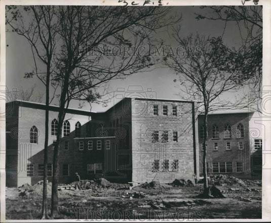 1961 Press Photo Workmen at House of the Good Shepherd Bridge City Location - Historic Images
