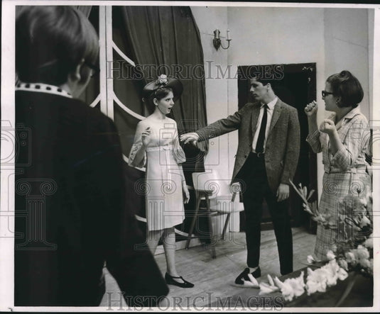 1967 Press Photo Actors in Cor Jesu High School's Production of "Harvey" - Historic Images