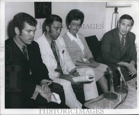 1969 Press Photo OEA President Garvin Cox with members - noa74132 - Historic Images