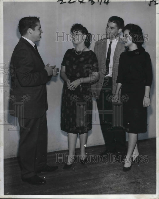 1962 Press Photo Cor Jesu Students Rehearse "Man Who Came to Dinner"-Historic Images