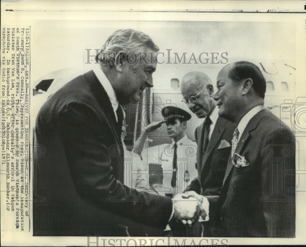 1871 Press Photo Treasury Secretary Greeted by Vietnamese Foreign Minister - Historic Images