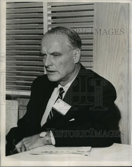 1964 Press Photo Dr. Oliver Cope attends doctors' convention at Roosevelt Hotel-Historic Images