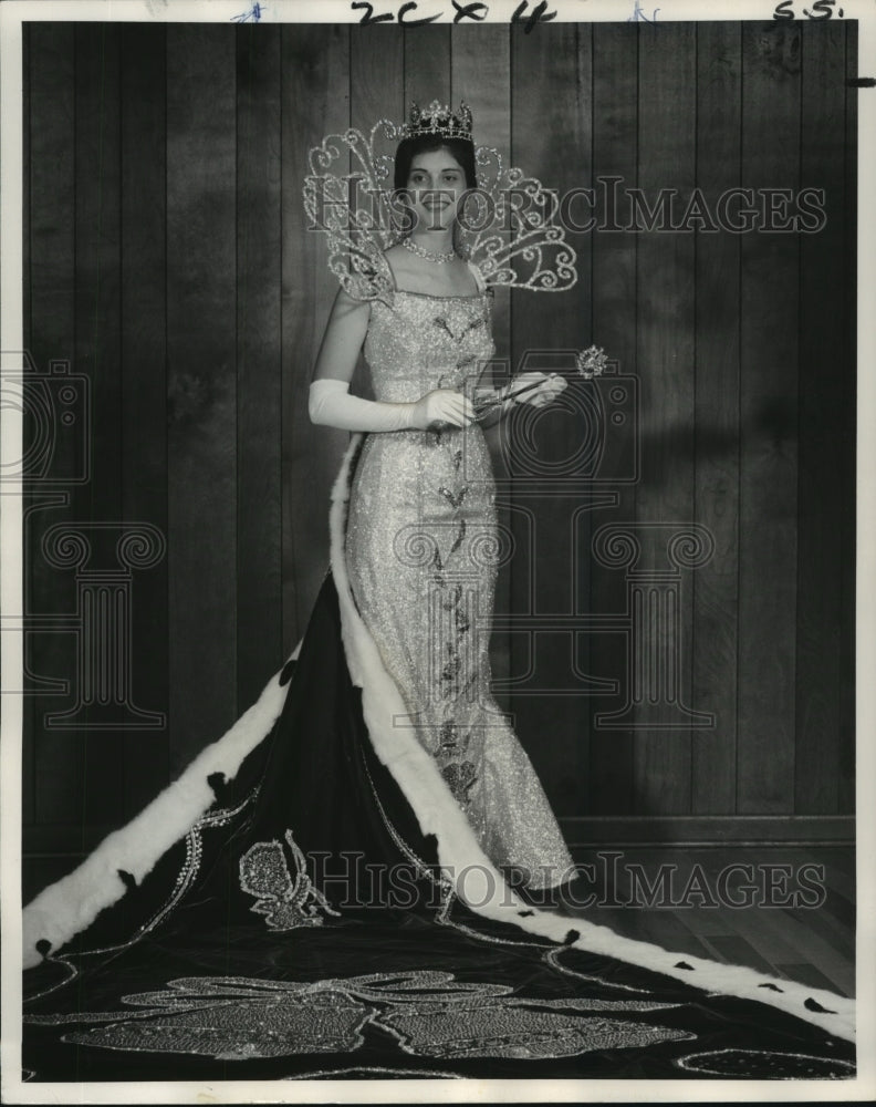 1966 Press Photo Covington&#39;s Krewe of Kaa Cee Ball queen, Mrs. Ronald A. Gitz - Historic Images