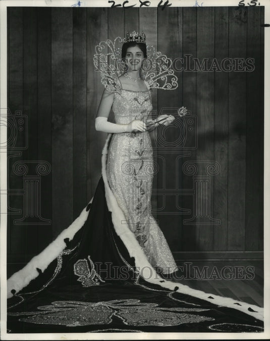 1966 Press Photo Covington's Krewe of Kaa Cee Ball queen, Mrs. Ronald A. Gitz - Historic Images