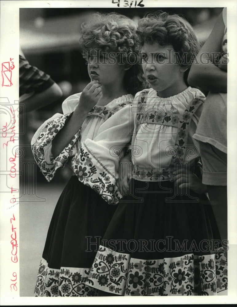 1985 Press Photo Nicole Lamonte and Erin Brown, dancers at Oktoberfest in Kenner - Historic Images