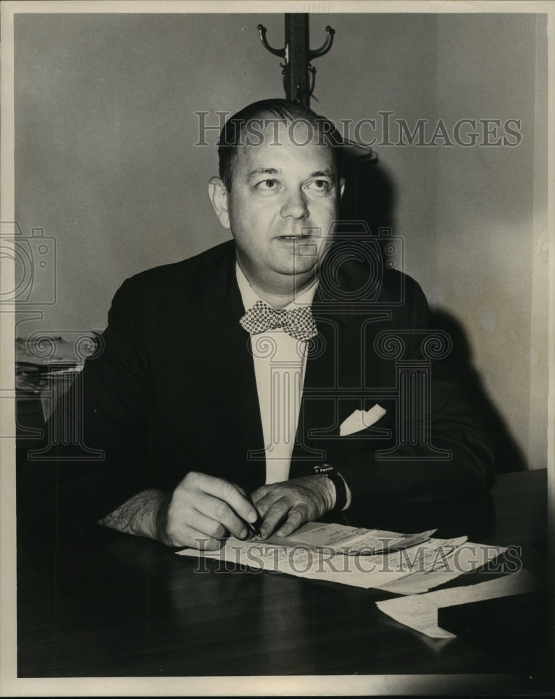 Government - Mayor Paul D. Cordes of Mandeville - Historic Images