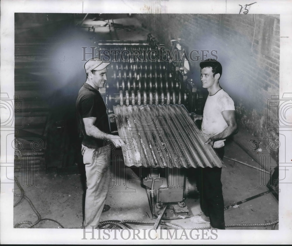 1956 Press Photo Theodore Ludwig &amp; Willie LeBoeuef, Corrugated Industries, Inc. - Historic Images