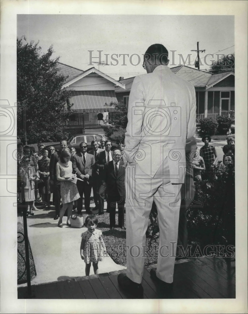 1968 Press Photo Crowd outside the Cottage School - noa77205 - Historic Images