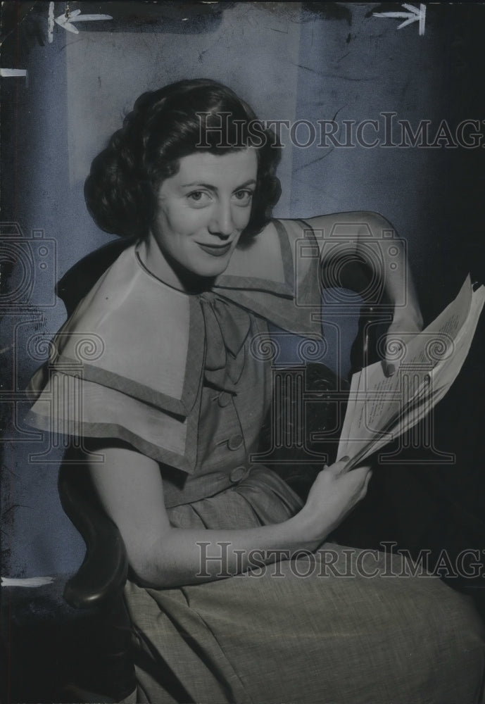 1951 Press Photo Sarah Churchill prepared for her appearance on &quot;Ford Festival.&quot;-Historic Images