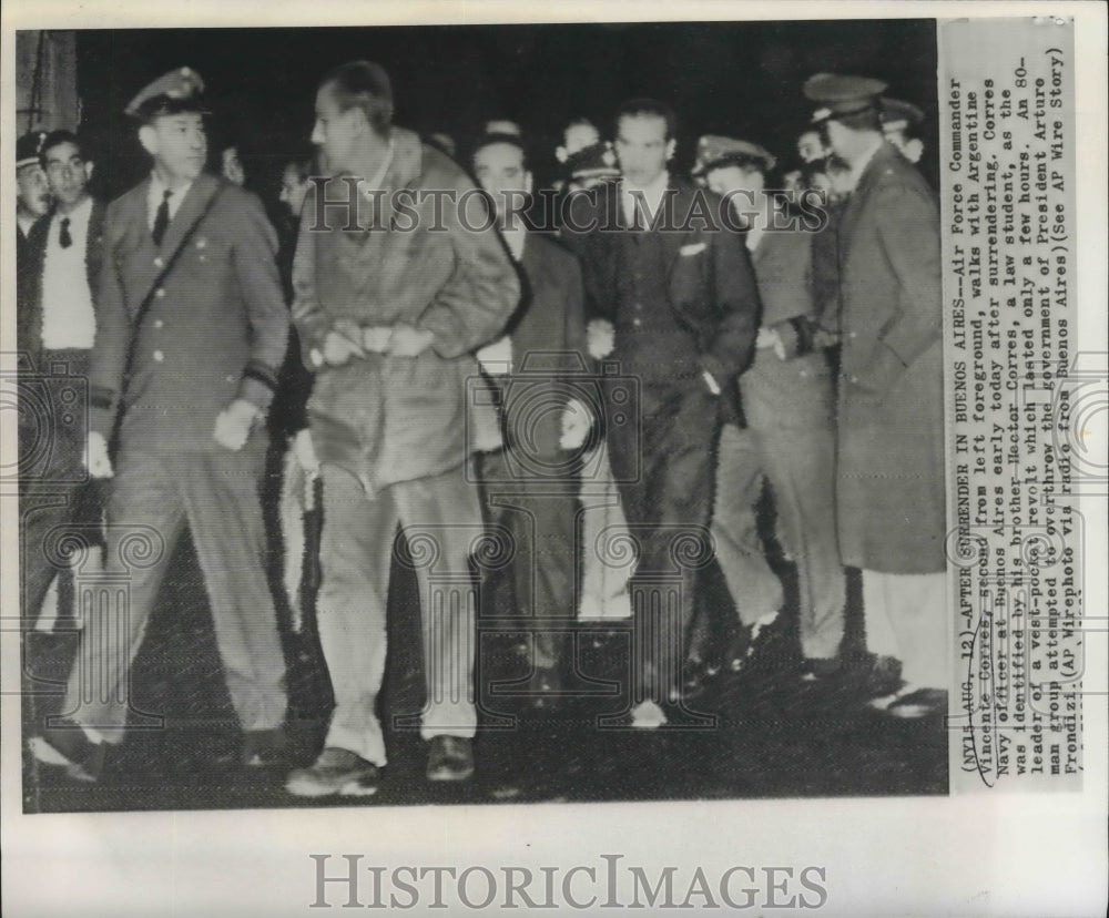 1961 Press Photo Air Force Commander Vincent Corres surrenders in Buenos Aires - Historic Images