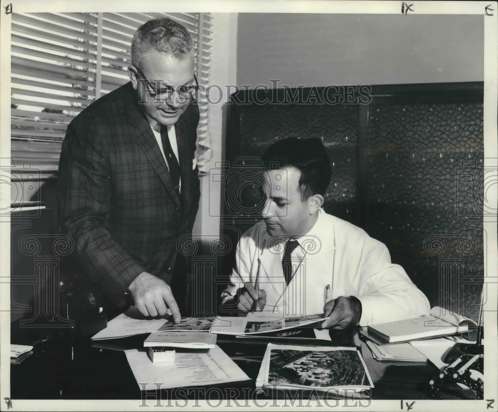 1961 Press Photo Dr. W.W. Frye and Dr. Mario Miranda - Historic Images