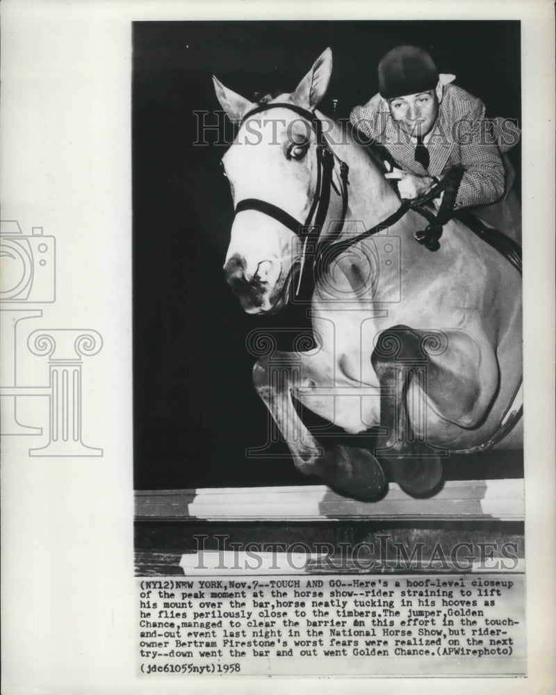 1958 Press Photo Golden Chance Jumps at National Horse Show, New York - Historic Images