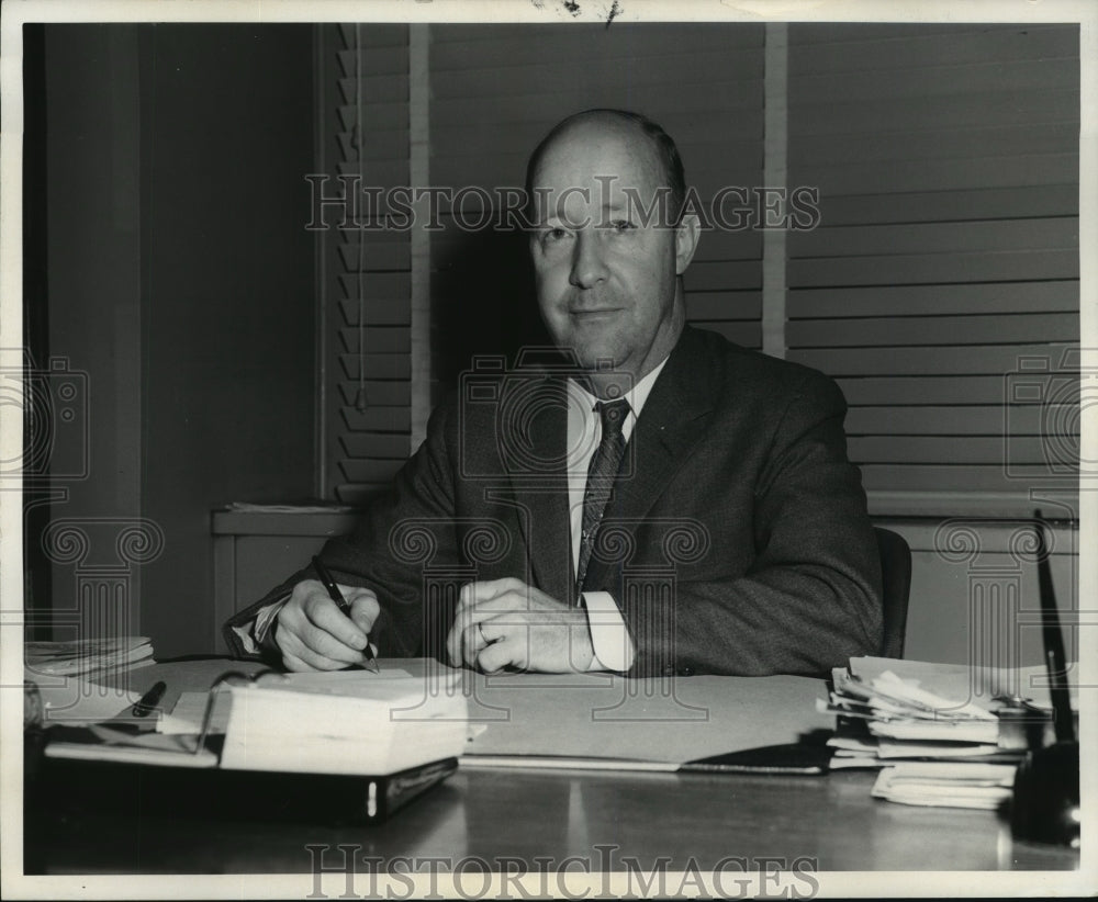 1969 Press Photo Director Harold Crowther of U.S. Bureau Commercial Fisheries - Historic Images