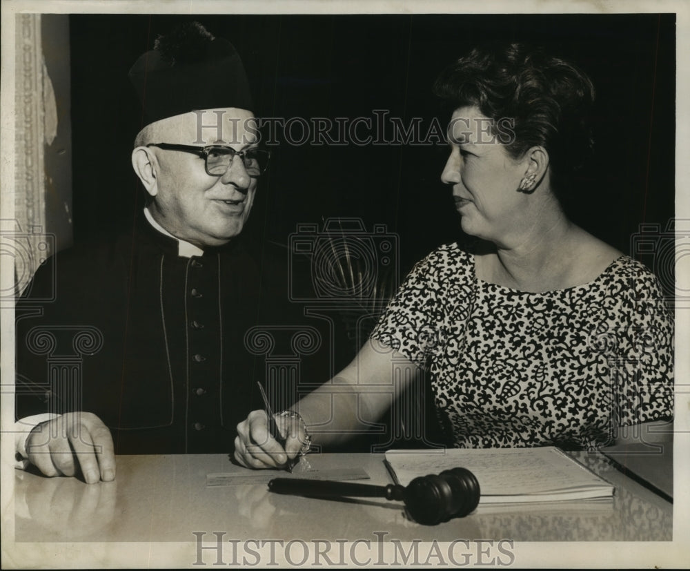 Press Photo Mrs. Chester L. Crowell, Mater Dolorsa Home and School President - Historic Images