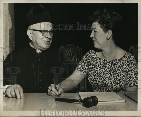 Press Photo Mrs. Chester L. Crowell, Mater Dolorsa Home and School President - Historic Images