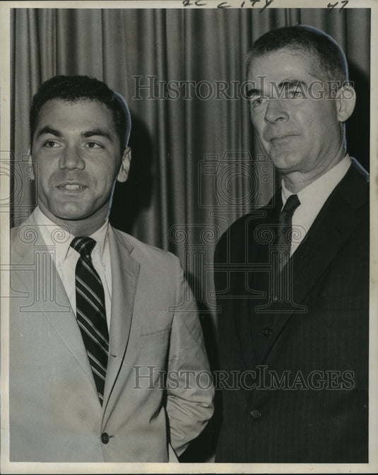 1966 John Barcelo & Archibald Cox at Tulane Law Review banquet - Historic Images