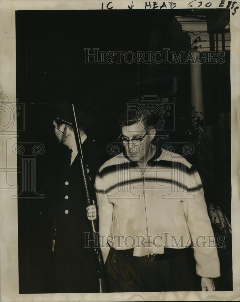 1962 Press Photo Harold Cross after shooting Marlon Hebert at 236 S. Cortez - Historic Images