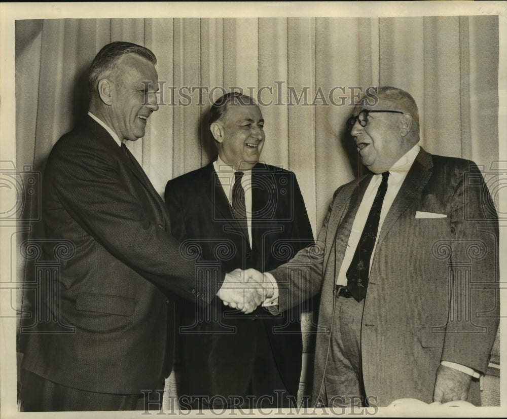 1960 Press Photo State Board of Education president, Robert H. Curry and company - Historic Images