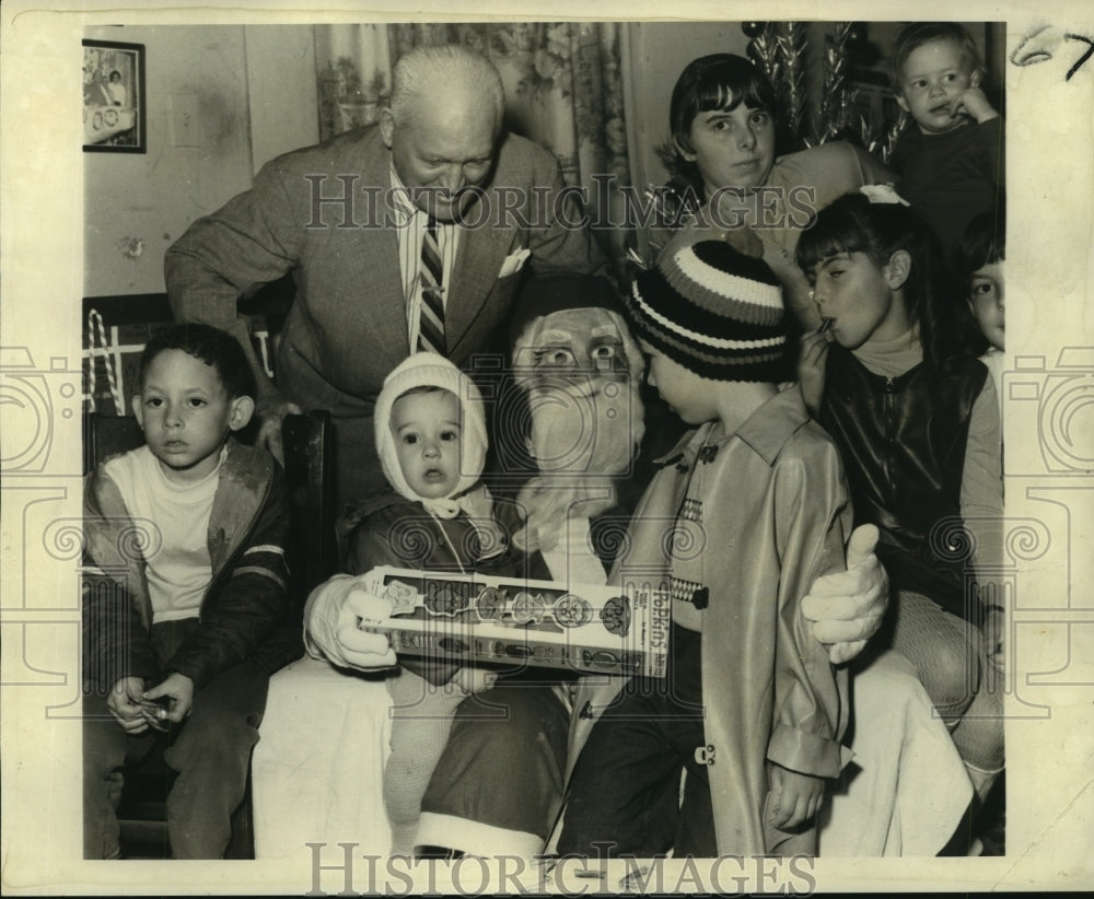 1968 Press Photo Annual Christmas party by Eighth Ward Improvement Association - Historic Images