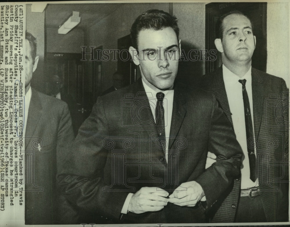 1966 Press Photo James C. Cross Jr., leaves courtroom in Austin after trial - Historic Images