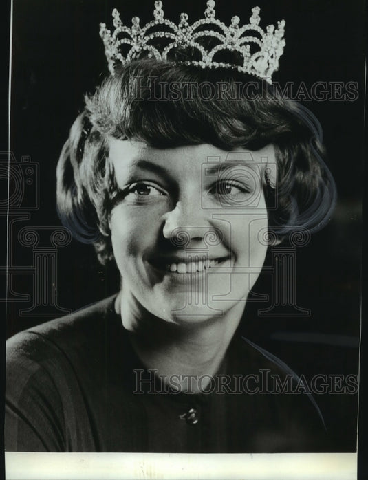 1966 JoAnn Cupery, Wisconsin's Dairy Queen to speak at Kiwanis Club-Historic Images