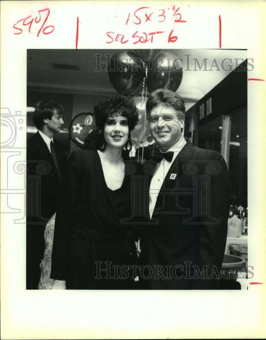 1991 Press Photo Gail Kaliszeski with Dick Cyr at New Orleans Centre - noa81166 - Historic Images
