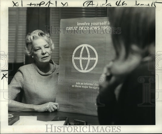 1969 Press Photo Mrs. Charles Crawford, member of LWV in New Orleans - noa81578 - Historic Images