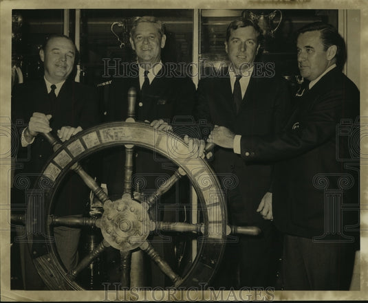 1967 Press Photo Nathaniel C Curtis Jr. with Other Southern Yacht Club Officials-Historic Images